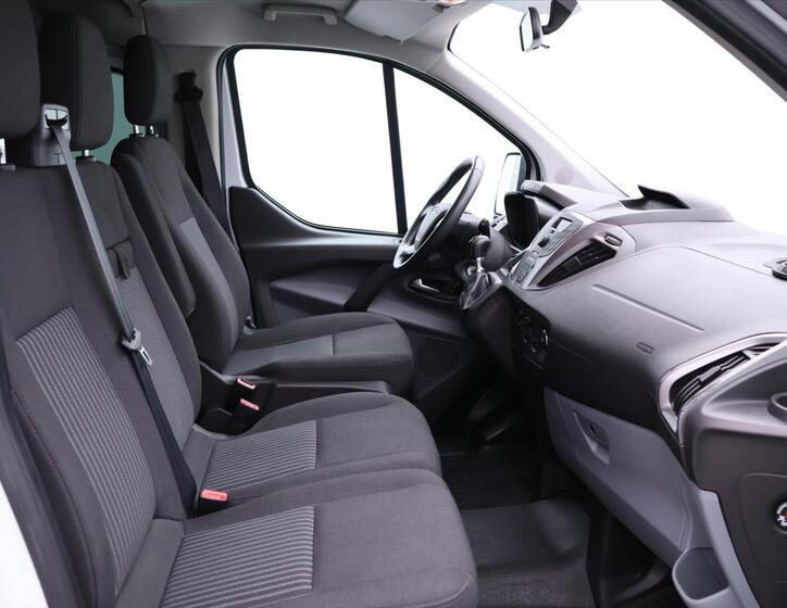 Ford Transit Custom 12