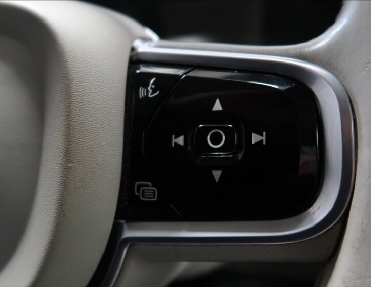 Volvo XC90 SUV 2,0 l 173 kw