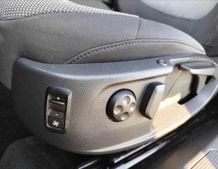 Volkswagen Passat Ostatní 1,4 l 90 kw