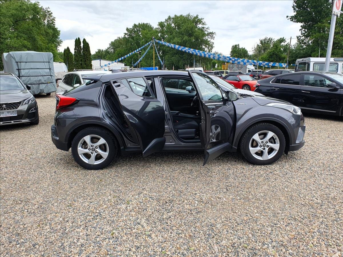 Toyota C-HR Hatchback 1,8 l 72 kw