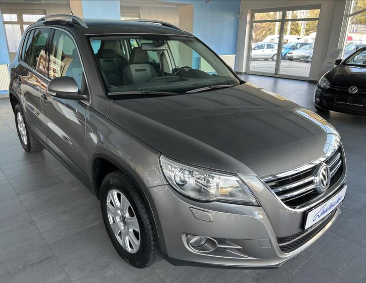 Volkswagen Tiguan 1