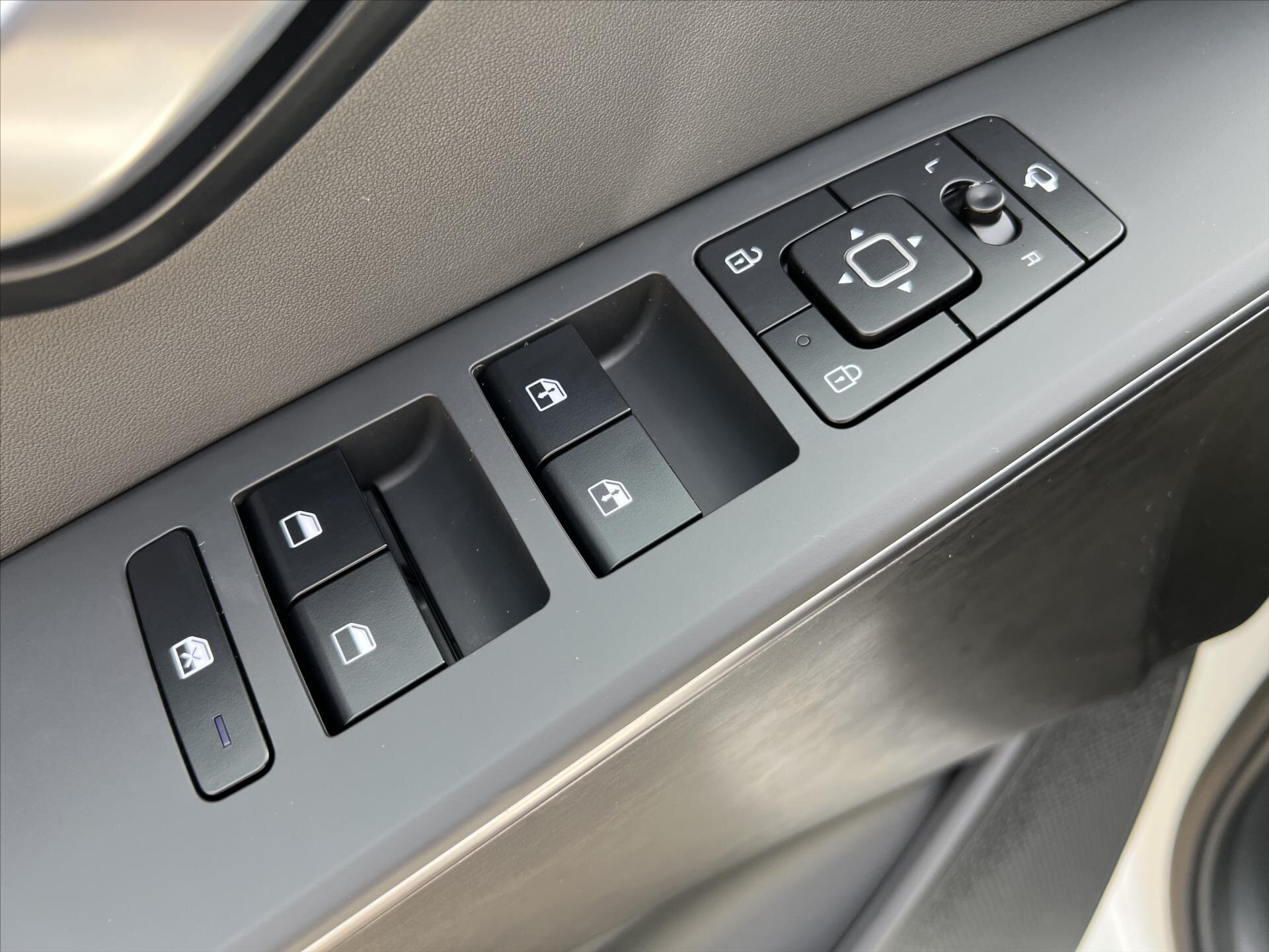 KIA Niro CUV / Crossover 1,6 l 95 kw