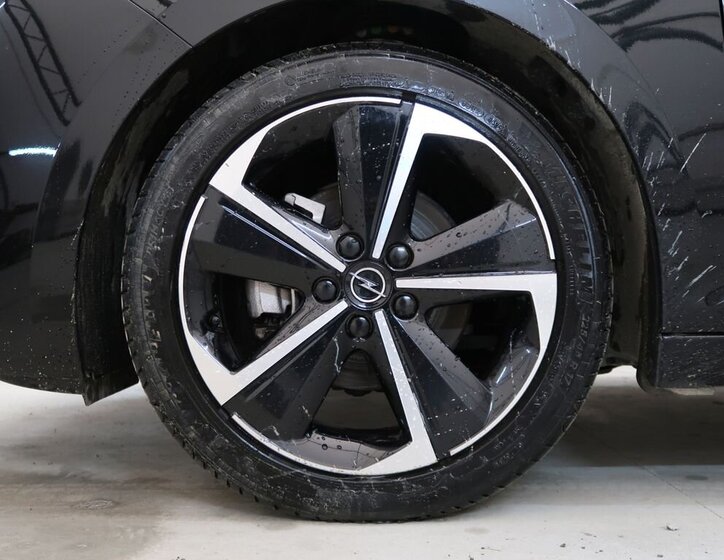 Opel Astra Hatchback 1,2 l 96 kw