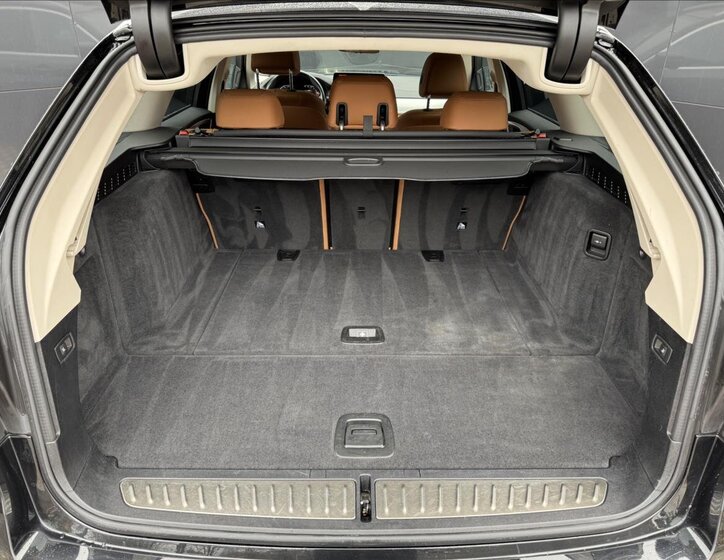 BMW Řada 5 Kombi 3,0 l 210 kw