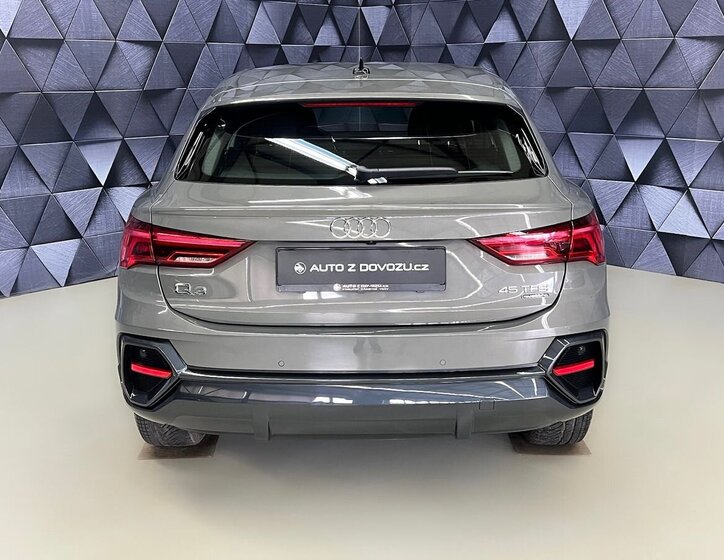 Audi Q3 SUV / Terénní 2,0 l 180 kw