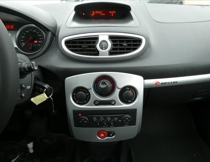 Renault Clio 24