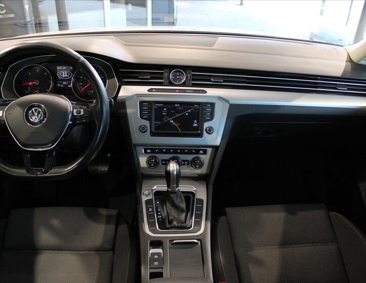 Volkswagen Passat 11