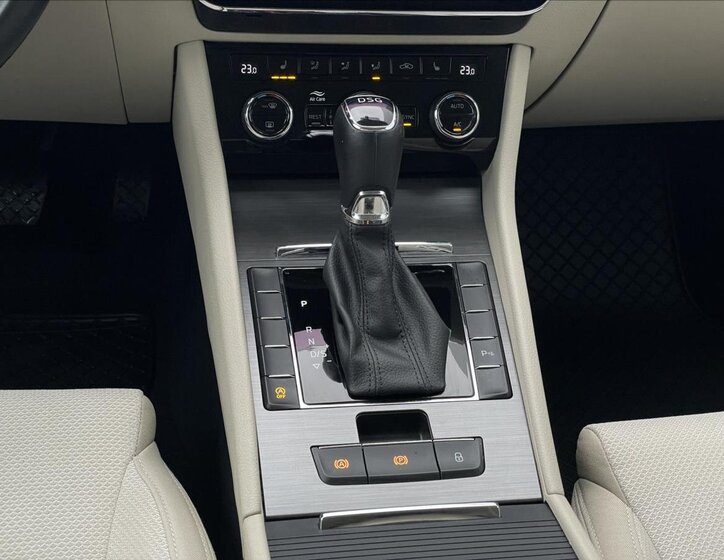 Škoda Superb Liftback 1,5 l 110 kw