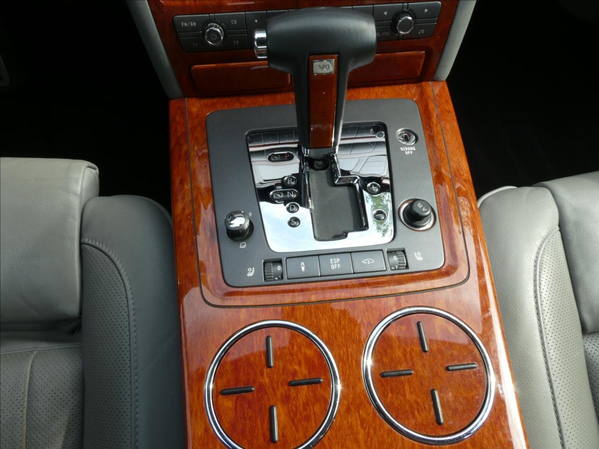 Volkswagen Phaeton Sedan / Limuzína 3,0 l 171 kw