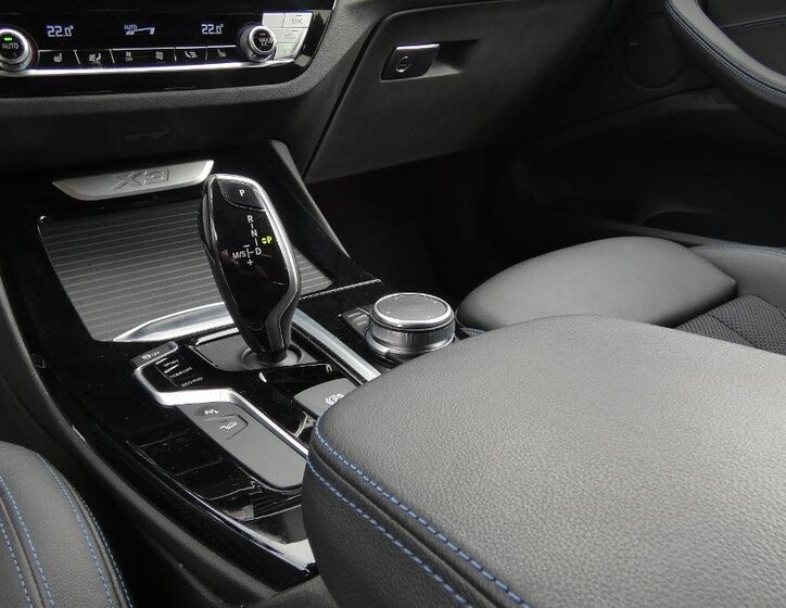 BMW X3 SUV / Terénní 2,0 l 140 kw
