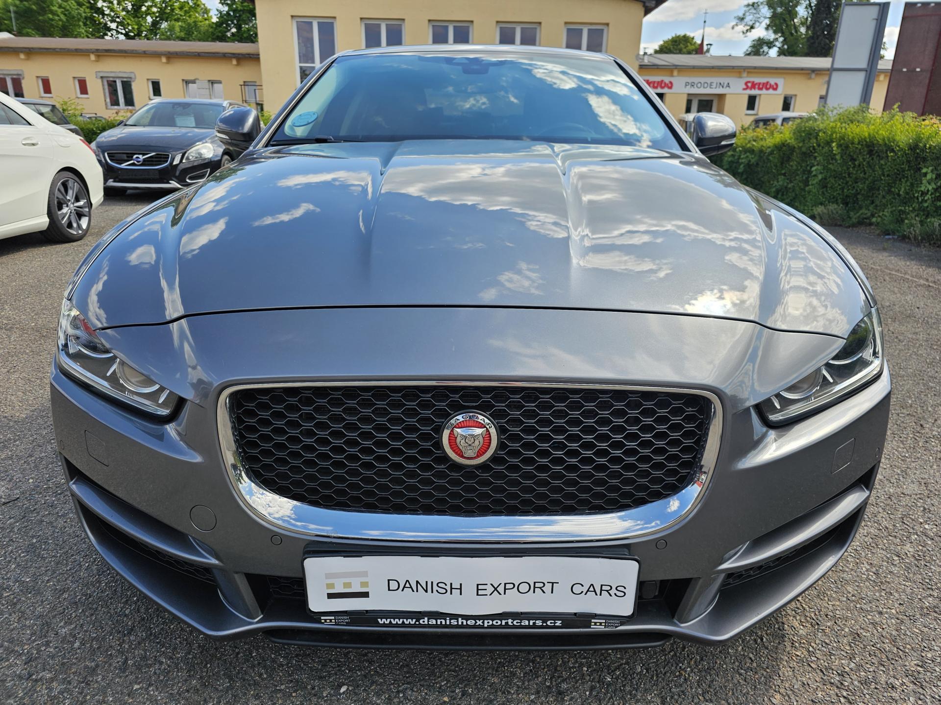 Jaguar XE
