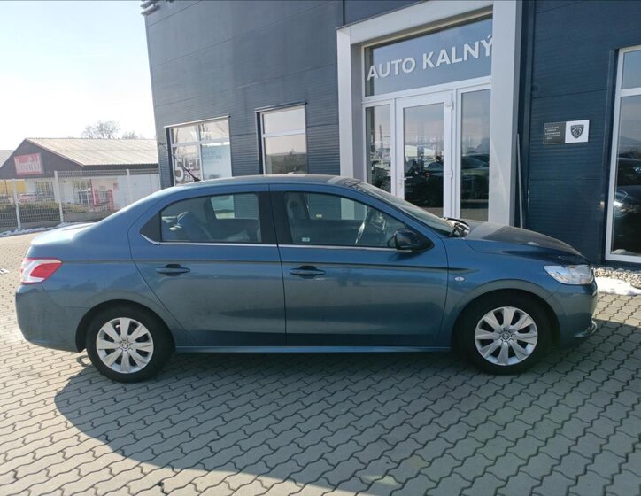 Peugeot 301 Sedan 1,6 l 68 kw