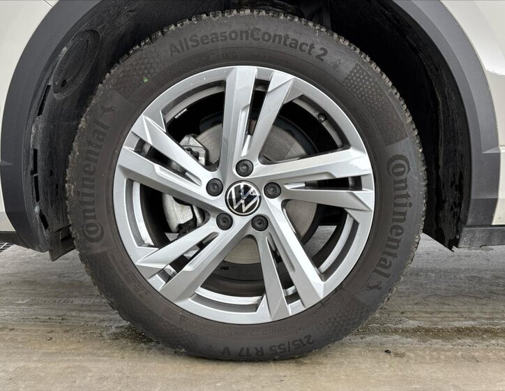 Volkswagen T-Roc SUV / Terénní 1,5 l 110 kw