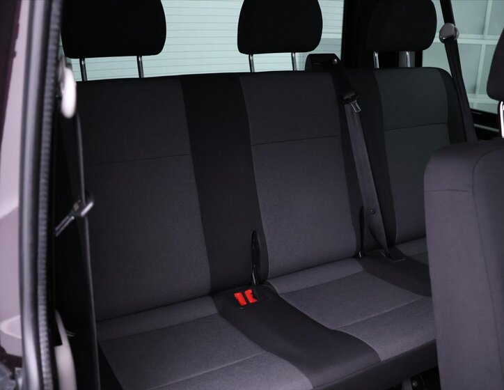 Volkswagen Transporter Kombi 2,0 l 75 kw