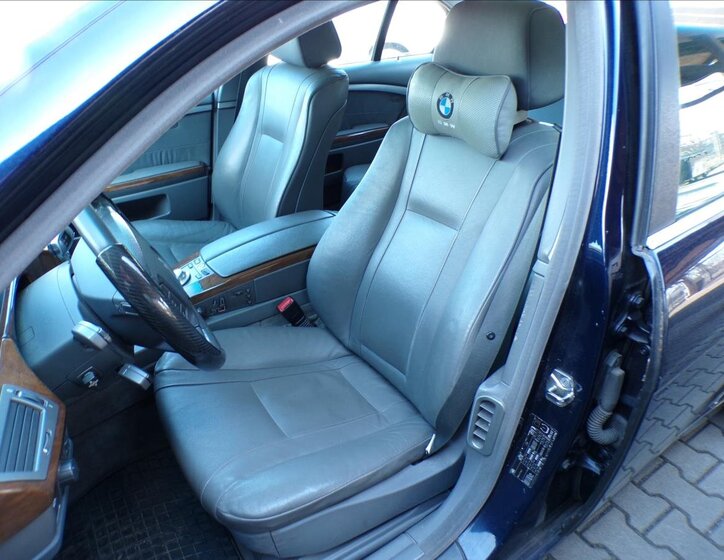 BMW Řada 7 Sedan / Limuzína 3,6 l 200 kw