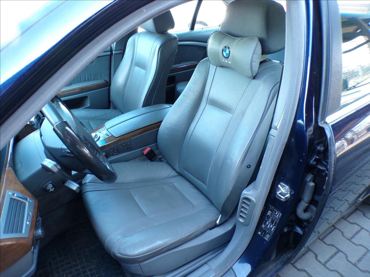 BMW Řada 7 Sedan / Limuzína 3,6 l 200 kw