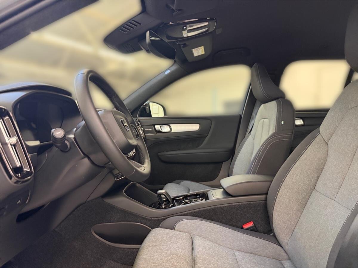 Volvo XC40 SUV / Terénní 2,0 l 120 kw