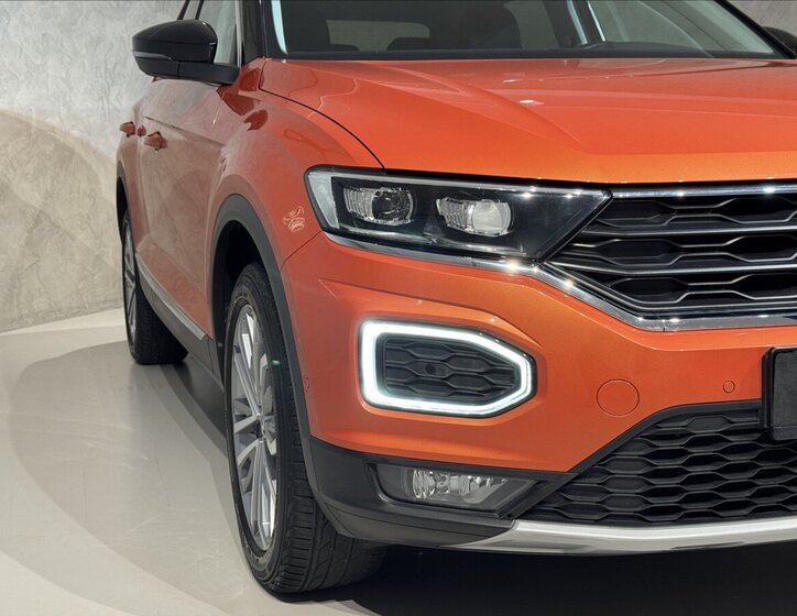 Volkswagen T-Roc SUV / Terénní 1,5 l 110 kw