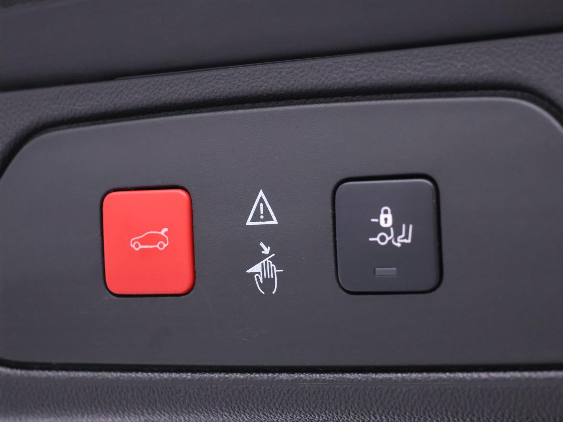 Opel Grandland X SUV 1,6 l 147 kw