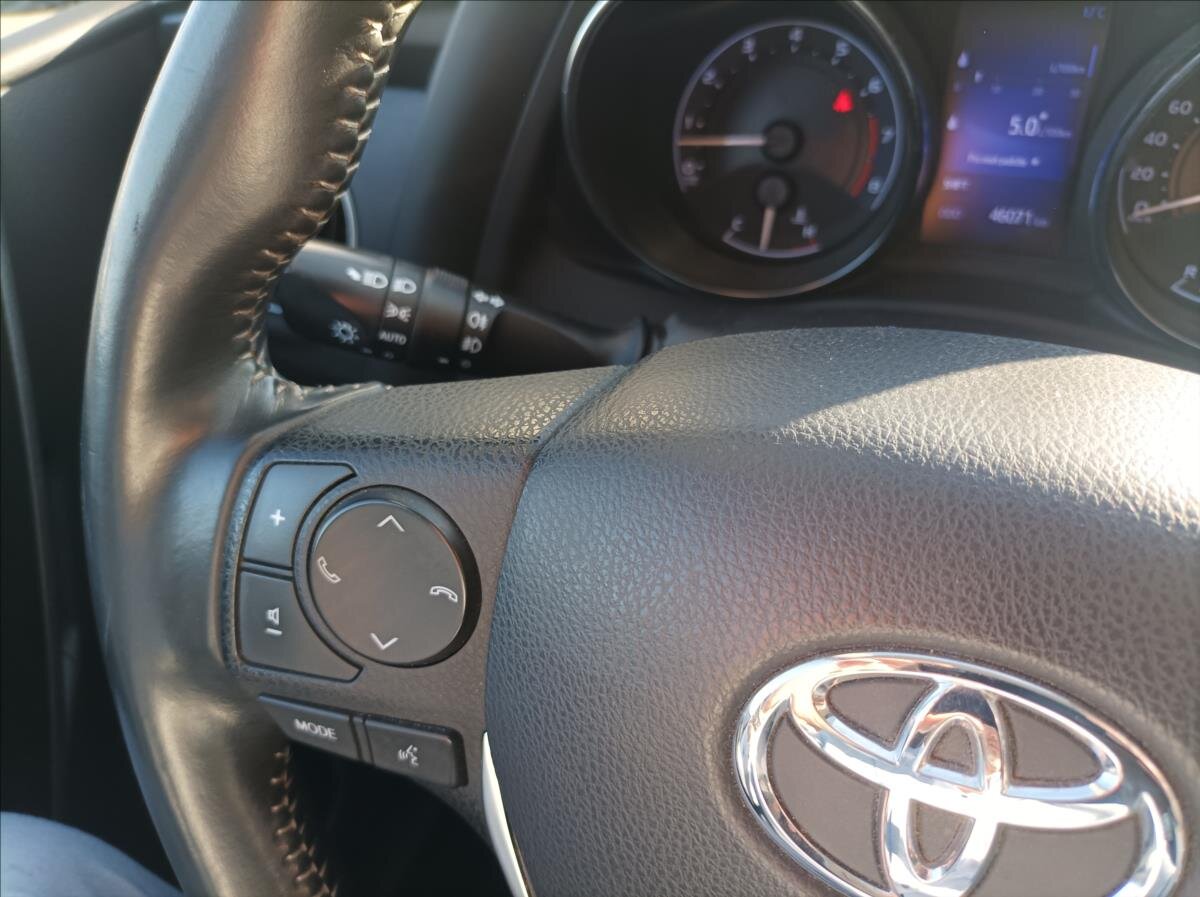 Toyota Auris Kombi 1,6 l 97 kw