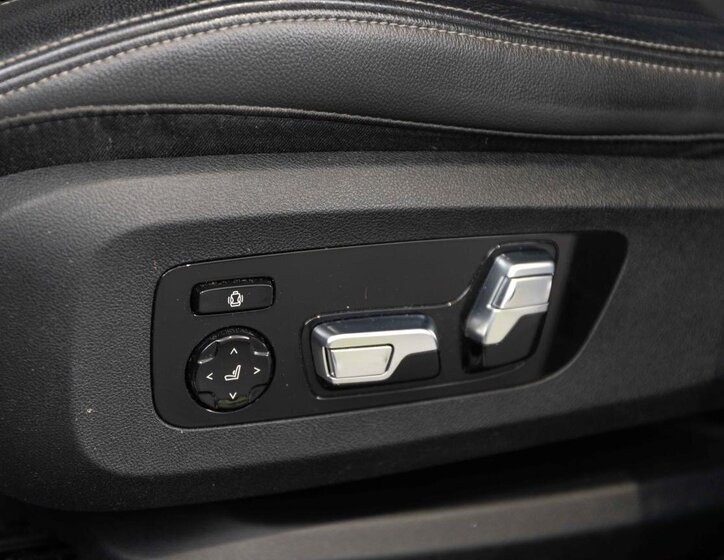 BMW X5 SUV / Terénní 3,0 l 195 kw