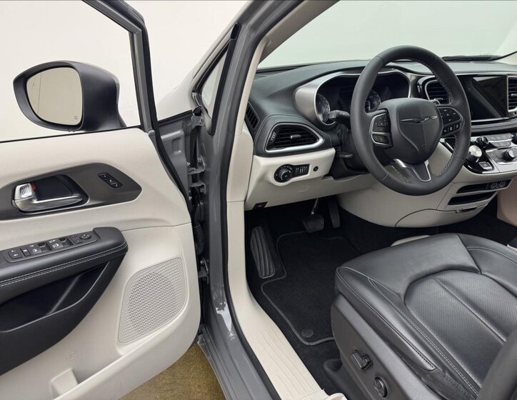 Chrysler Pacifica MPV 3,6 l 214 kw