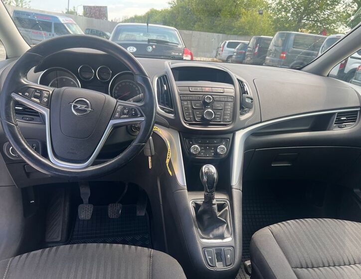 Opel Zafira 7