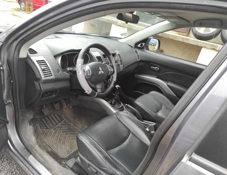 Mitsubishi Outlander 9