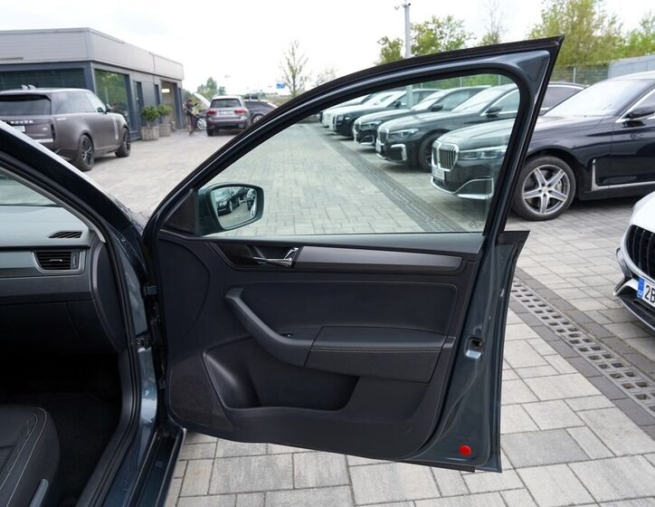 Škoda Rapid Hatchback 999,0 70 kw