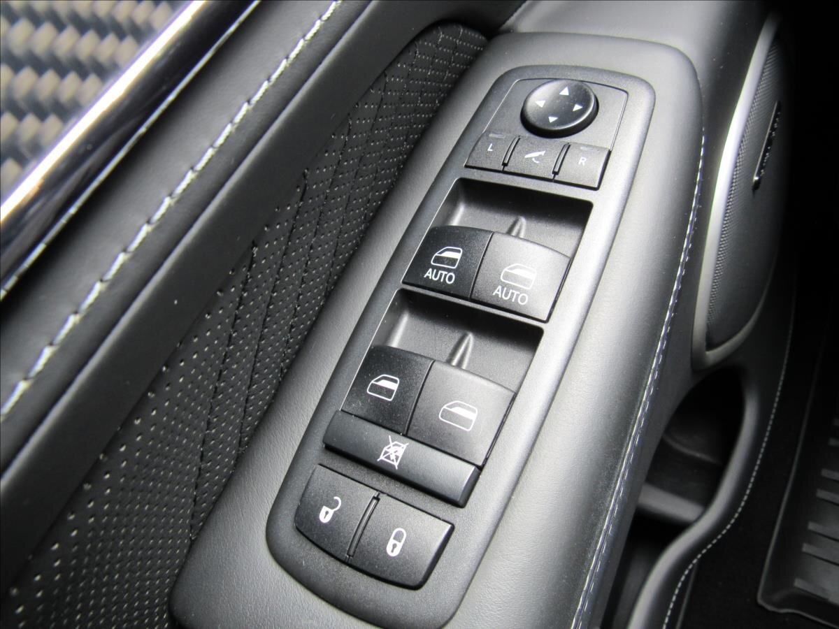 Jeep Grand Cherokee SUV / Terénní 6,4 l 344 kw