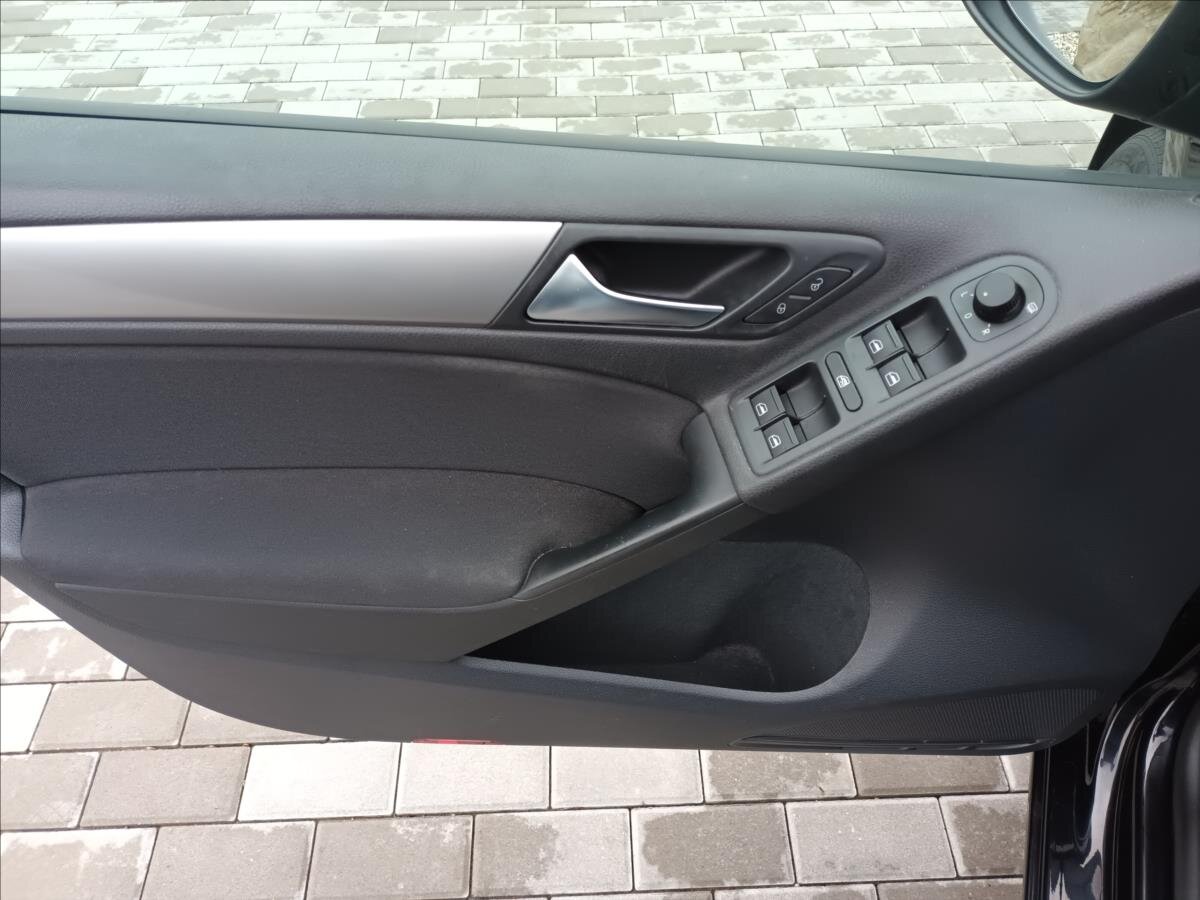 Volkswagen Golf Hatchback 1,2 l 77 kw