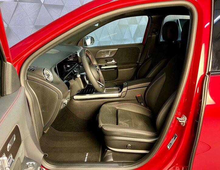 Mercedes-Benz GLA 10