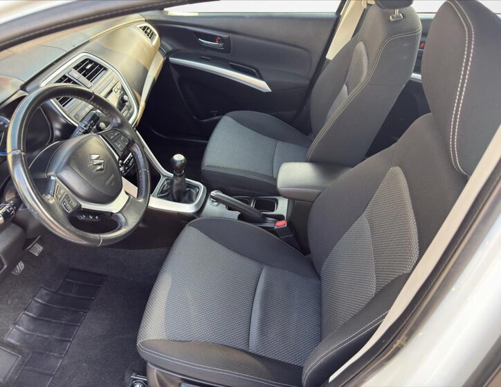 Suzuki SX4 S-Cross SUV / Terénní 1,6 l 88 kw