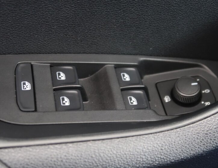 Škoda Karoq Kombi 999,0 85 kw