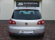 Volkswagen Tiguan 8
