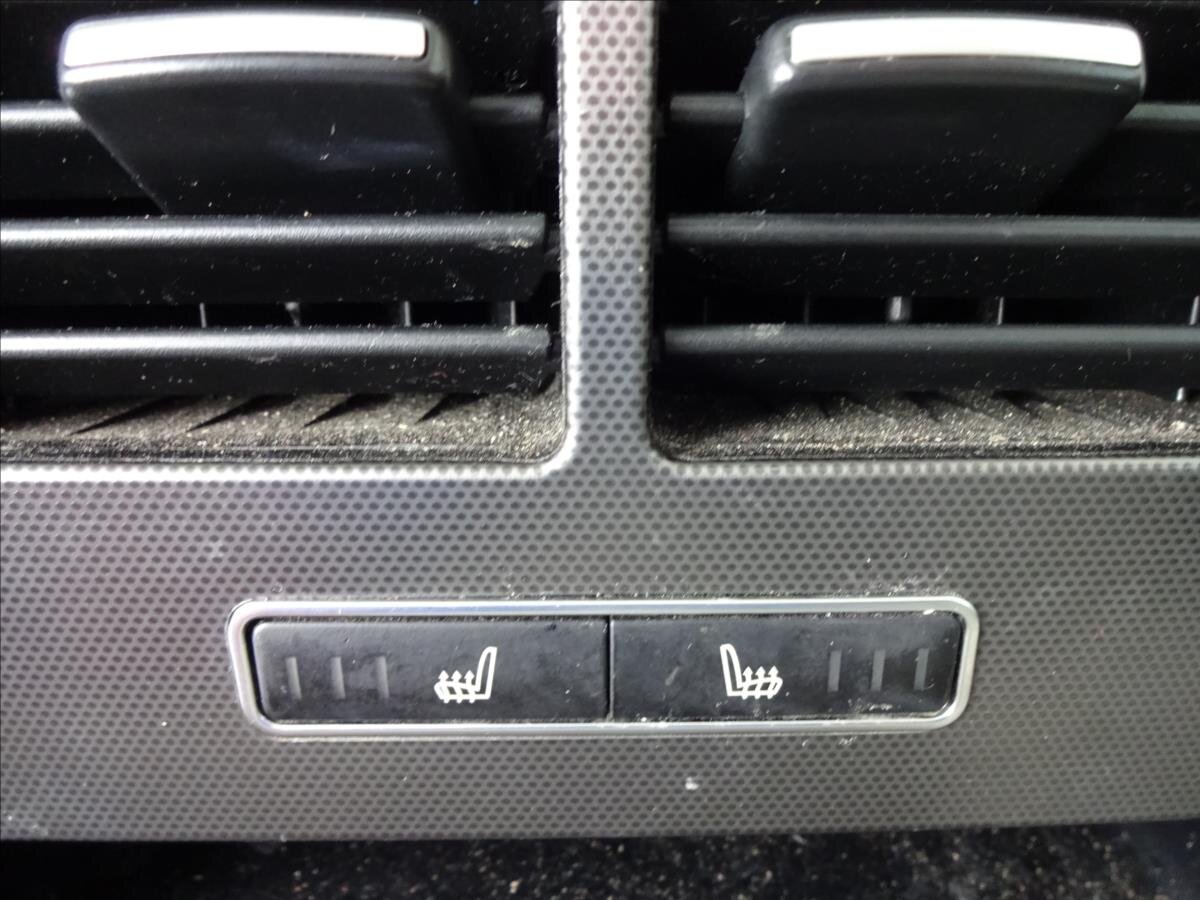 Land Rover Range Rover Sport SUV / Terénní 3,0 l 190 kw