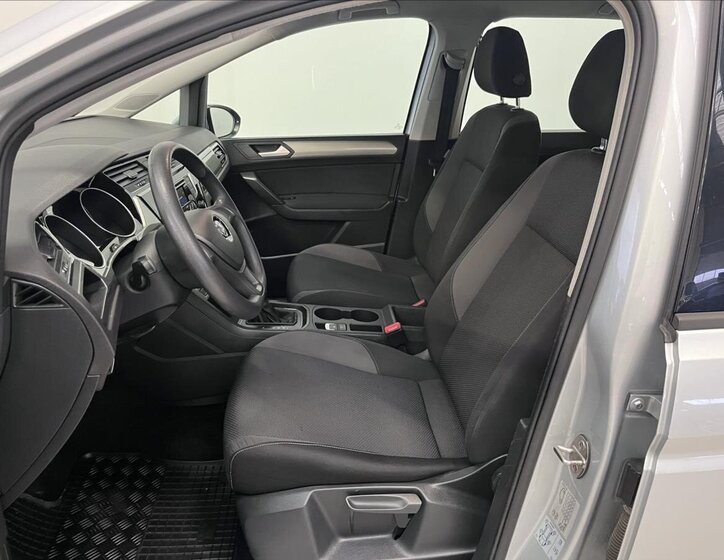 Volkswagen Touran 14