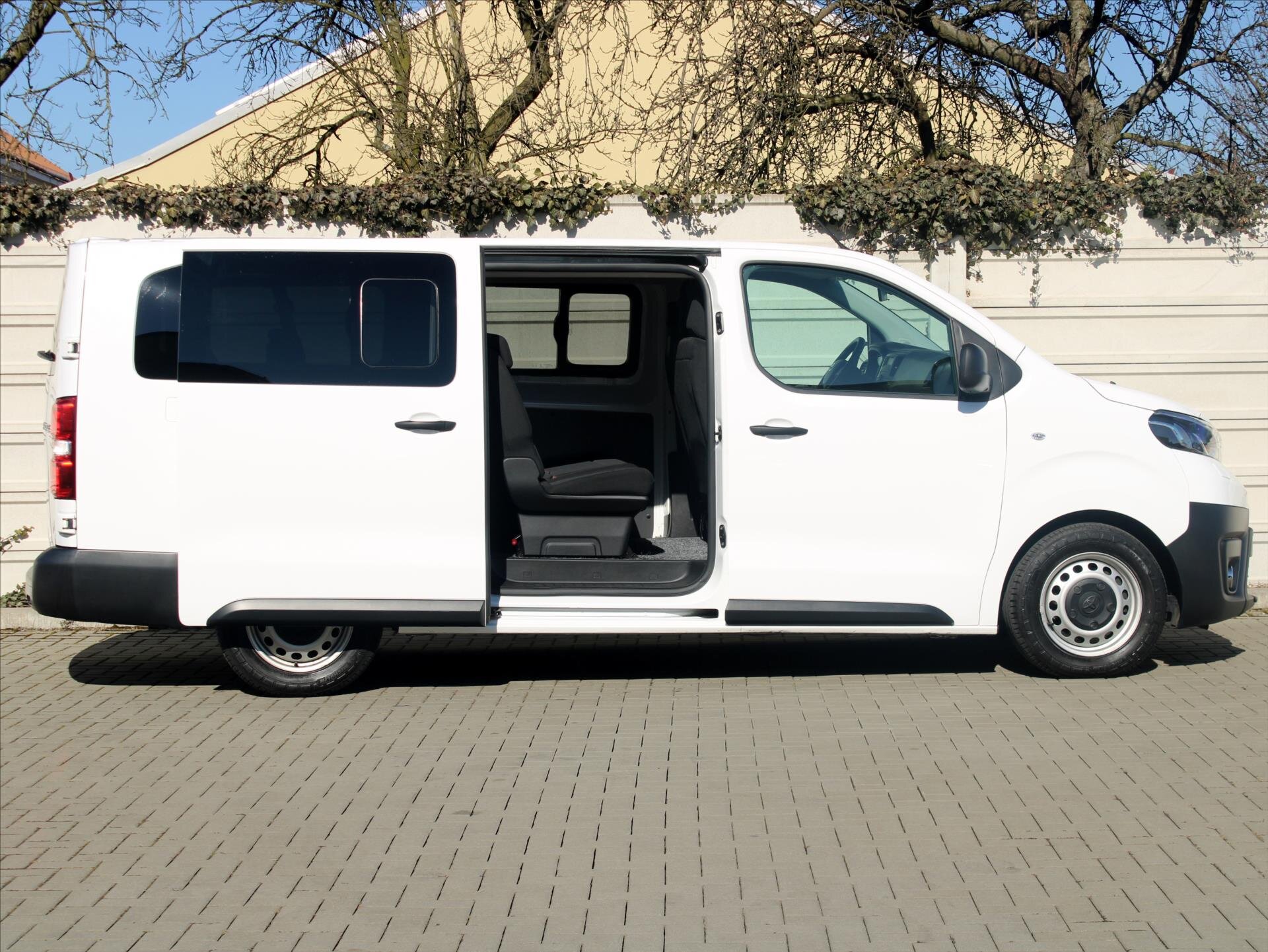 Toyota ProAce Kombi 2,0 l 106 kw