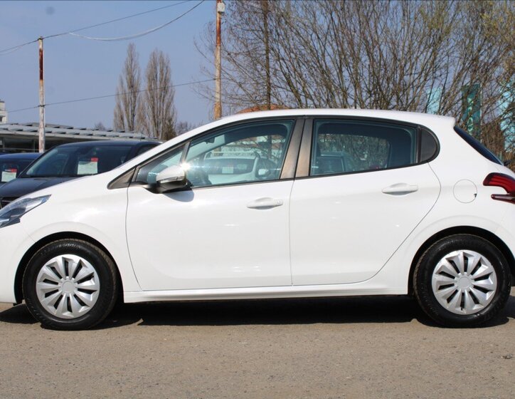 Peugeot 208 Hatchback 1,2 l 60 kw