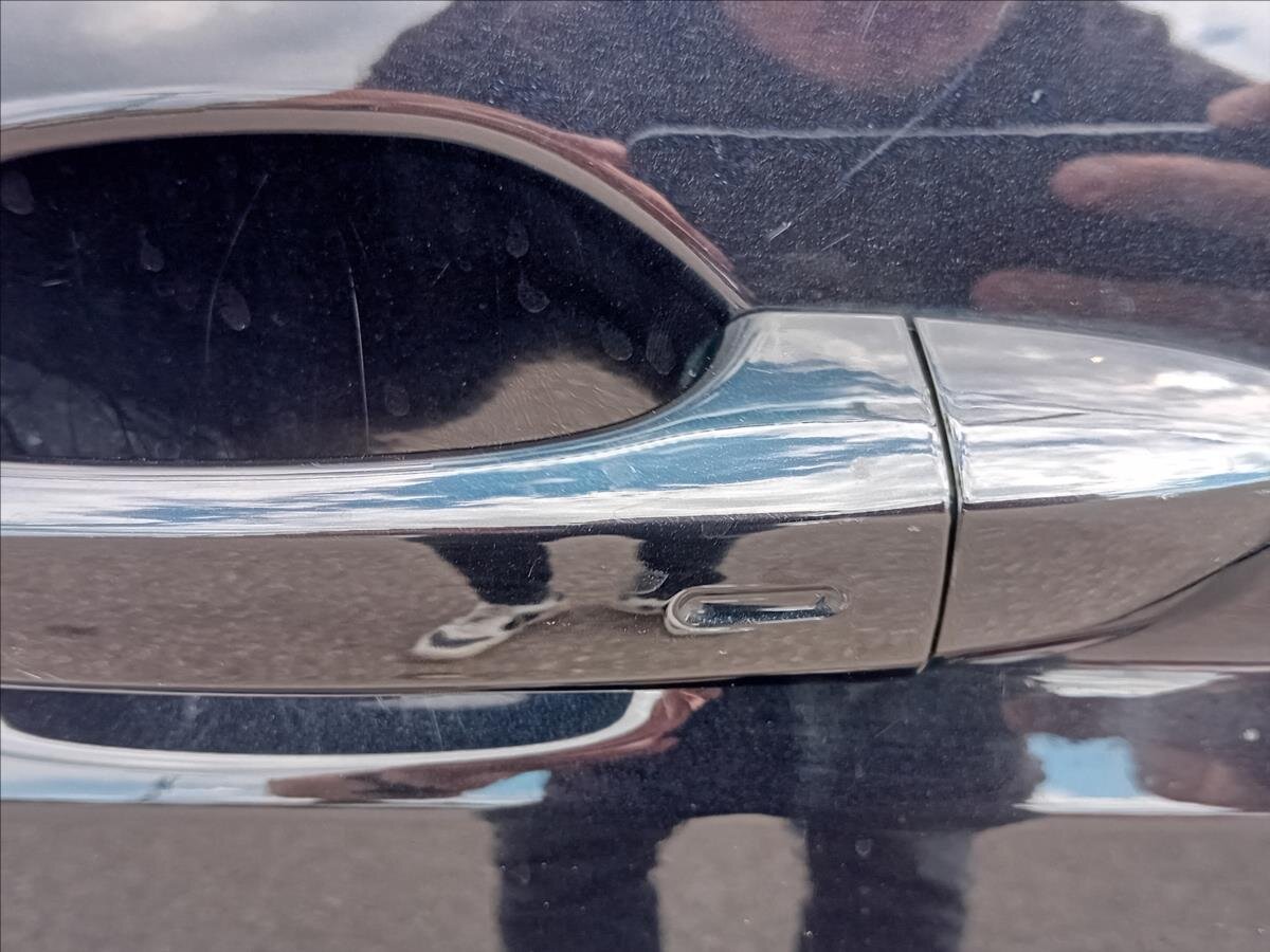 Volkswagen Touran Kombi 2,0 l 110 kw