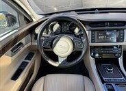 Jaguar XF Sedan / Limuzína 2,0 l 132 kw
