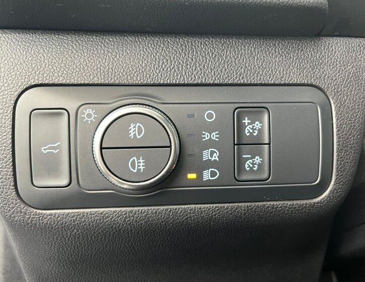 Ford Kuga SUV / Terénní 2,5 l 140 kw