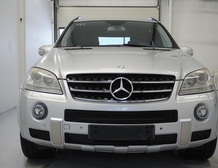 Mercedes-Benz Třídy M SUV 6,2 l 375 kw