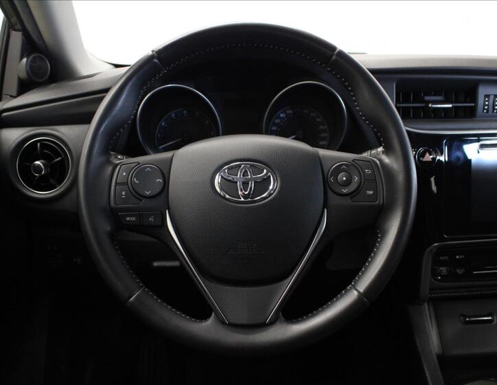 Toyota Auris 17