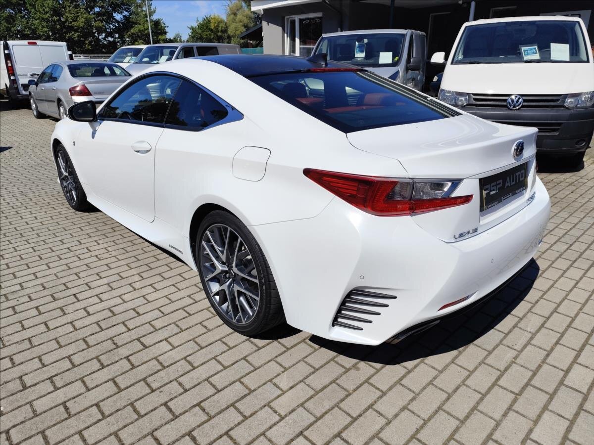 Lexus RC 300h Kupé 2,5 l 133 kw