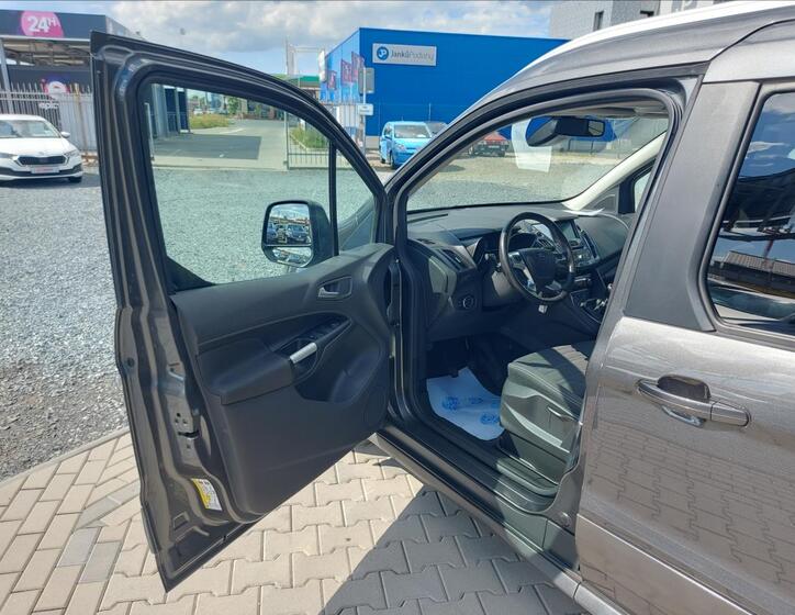 Ford Tourneo Connect 8