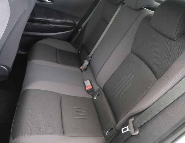 Toyota C-HR SUV 1,8 l 72 kw