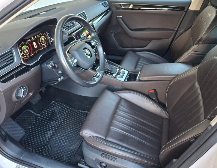 Škoda Superb Sedan / Limuzína 2,0 l 110 kw