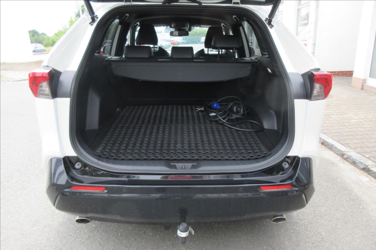 Suzuki Across Kombi 2,5 l 136 kw