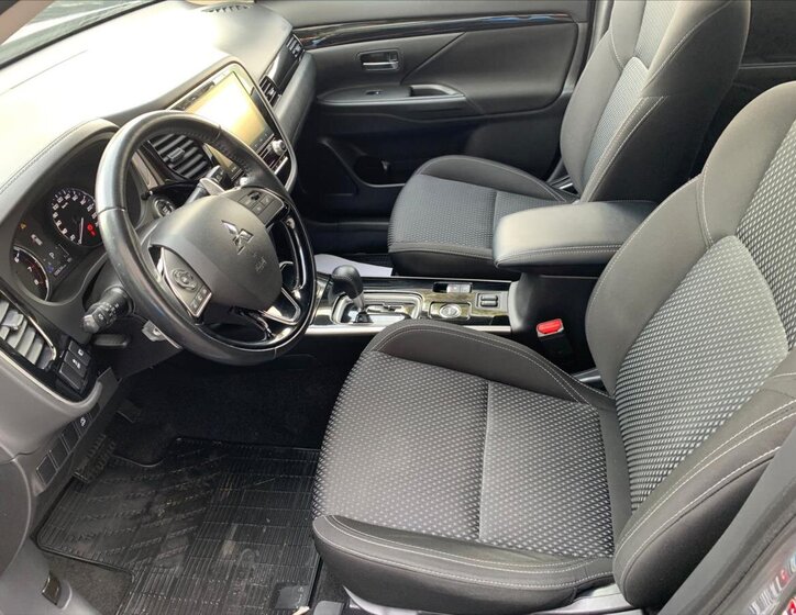 Mitsubishi Outlander SUV 2,0 l 110 kw